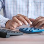 Antecipação salarial: uma solução para prevenir dívidas futuras com juros altos