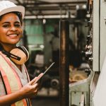 6 em cada 10 empresas industriais contam com políticas para promoção de igualdade de gênero