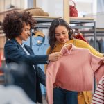 Brasileiros pretendem aumentar frequência de compras em outlets