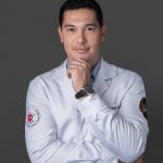 Entrevista exclusiva com Luis Henrique Zafalon é fisioterapeuta especialista em osteopatia, professor e palestrante. Formado em 2011, atua na área da Osteopatia desde 2016. Já passaram 10.000 pacientes pelo seu consultório, tratando de hérnia de disco a tendinites de ombro, quadril etc.