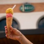 Borelli chega em Ubatuba com distribuição gratuita de gelato na inauguração