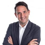 Ações simples promovem o engajamento de colaboradores e pode  aumentar a atração de talentos – Por: Alexandre Slivnik é reconhecido oficialmente pelo governo norte americano como um profissional com habilidades extraordinárias na área de palestras e treinamentos (EB1). É autor de diversos livros, entre eles do best-seller O Poder da Atitude. É diretor executivo do IBEX – Institute for Business Excellence, sediado em Orlando / FL (EUA).