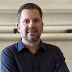 Adoção de abordagens estratégicas é fundamental para prosperar no comércio internacional – Por: Pedro H. Noronha  Empresário e fundador da NHP Builder Homes, com vasta experiência em comércio internacional e nas áreas de importação, exportação, construção e mineração, trabalhando diretamente com parceiros em empresas multinacionais renomadas. Além disso, desenvolve e estabelece parcerias com fornecedores e investidores internacionais, visando a aquisição de produtos e envio de mercadorias com foco nas áreas da indústria, mineração, agronegócio e imobiliária.