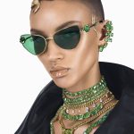 Swarovski lança coleção brilhante de óculos