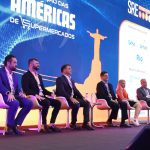 Autoridades e representantes do setor varejista estiveram presentes na solenidade de abertura da 34ª edição da SRE Trade Show