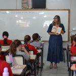 Unicred Integração distribui cartilha sobre Educação Financeira para rede escolar de Farroupilha (RS)