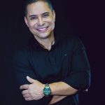 Golpes financeiros em apostas: como evitar e considerar alternativas seguras- Por: Rodrigo Miranda é treinador comportamental e especialista em mindset financeiro, em trading de criptomoedas e criador da Universidade do Bitcoin, a UniBtc, com mais de 15 mil alunos. Formado em Administração de Empresas com pós-graduação em Pedagogia Empresarial, atingiu a liberdade financeira através do mercado cripto há anos, ensina e faz análises diariamente em lives no YouTube.