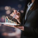 Qual a importância de avaliar uma empresa? Conheça 8 motivos mais comuns para avaliação de um negócio – Por: Tássia Warken da Rosa: Sócia do Método Dutra e do Mindset IPO, atua há mais de 15 anos como especialista em M&A, Valuation e assessoria de gestão empresarial. Aconselha estratégia e planejamento de negócios a nível nacional e internacional, com ênfase em finanças, governança corporativa e gestão estratégica.