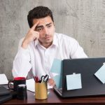 6 em cada 10 colaboradores estão emocionalmente desconectados de suas funções no trabalho, revela pesquisa