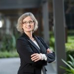 Ignorar o LinkedIn pode custar negócios importantes para líderes da indústria – Por: Silvana Piñeiro Nogueira é jornalista, pós-graduada em Marketing, mestre em Estudos Políticos pela Sorbonne (França) e diretora da Smartcom Inteligência em Comunicação. E também contribui para livros distribuídos na Europa e Estados Unidos sobre empreendedorismo internacional e comunicação jurídica como autora de artigos sobre comunicação e os efeitos fake news.