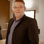 As empresas conhecem seus visitantes virtuais? No mundo digital, sem intimidade, não há relacionamento – Por: CEO da PH3A, referência no mercado de Tecnologia da Informação. Matemático, cientista da computação e autoridade em DBM e CRM, Paulo criou sua primeira empresa em 1995, a Informarketing, e seus algoritmos (matchcode, modelos de crédito e fraude) foram valiosos para as operações de grandes empresas e responsáveis pela prospecção de cartões de crédito dos principais bancos no Brasil.