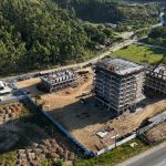 Gigante do turismo ganha forma: construção de resort amazônico acelera em Santa Catarina