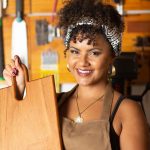 Do burnout ao banco de marcenaria: a trajetória empreendedora de Luana Hazine