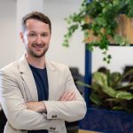 Global lança CRM de cobrança com chatbot IA para atendimento