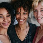 Recomeço após os 40: burnout impulsiona mulheres a repensarem carreira e propósito
