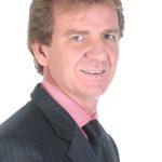 O Brilho do balcão: estratégias de ticket médio no varejo de metrópoles e grandes centros comerciais – Por: Marcos Pertile possui ampla experiência no setor de produção e expansão, como sócio diretor na Mapa da Mina, franquia especializada na fabricação e venda de semijoias.