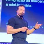 Executivo catarinense sobe ao palco principal da ForMóbile 2026 e defende que o futuro das marcenarias depende menos de máquinas e mais de gestão estratégica integrada à tecnologia.